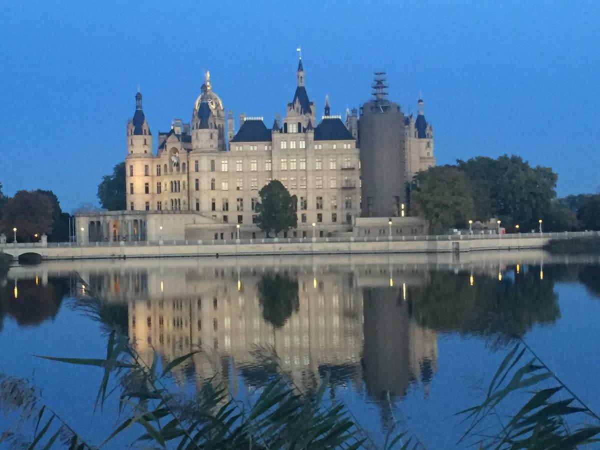Schlosspark Residenz Schwerin  Esterno foto